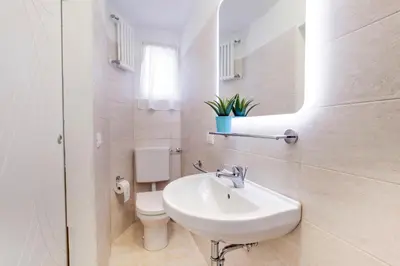 Bagno di Ca'Biennale 2