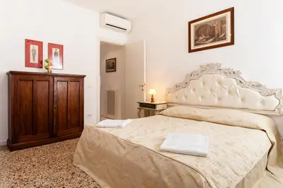 Letto o letti in una camera di Prince Apartments