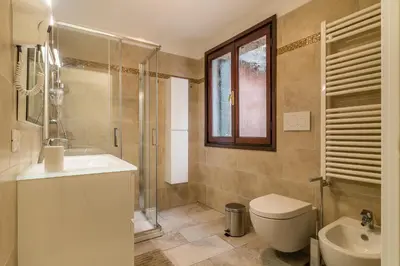 Bagno di SAINT MARK'S BASILICA @200 meters