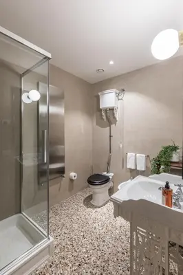 Bagno di Exquisite Pied-à-Terre with Balcony and Canal View