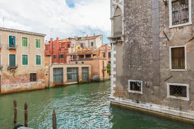 Vista sul fiume nelle vicinanze dell'appartamento