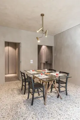 Planimetria di Exquisite Pied-à-Terre with Balcony and Canal View