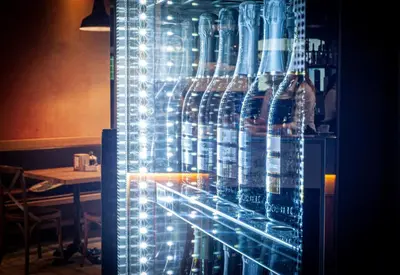 Salone o bar di NUOVA FILANDA Rooms and More