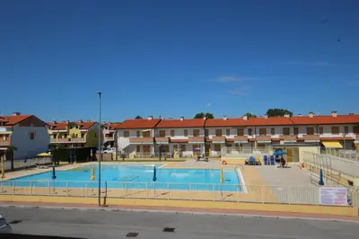 Piscina di Residence Sole e Mare appartamenti o nelle vicinanze