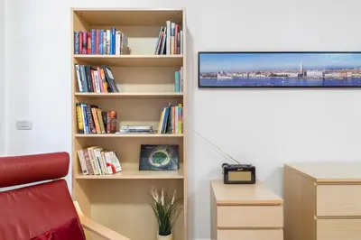 Biblioteca nell'appartamento