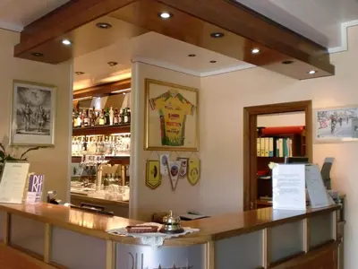 Salone o bar di Rometta Hotel