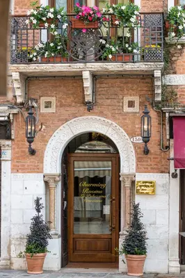 Facciata o entrata di Palazzina Veneziana