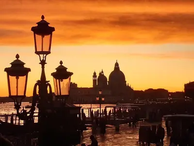 Alba o tramonto visti dall'interno dell'appartamento o dai dintorni