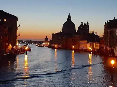 Vista sul fiume nelle vicinanze dell'appartamento