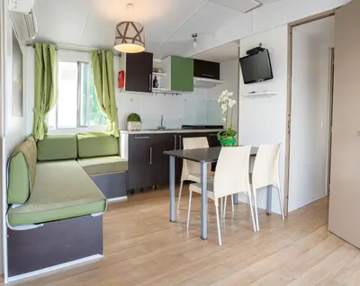 Cucina o angolo cottura di Camping Atlanta & Mediterraneo Family Village