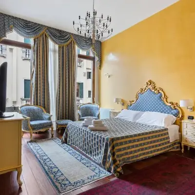 Top Venice Apartments and Rooms Ostreghe Bridge
