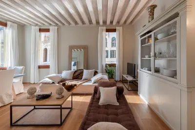 TV o dispositivi per l'intrattenimento presso Bridge of Sighs Luxurious Apartment