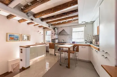 Cucina o angolo cottura di PICCOLO - Cozy studio in the heart of authentic Venice