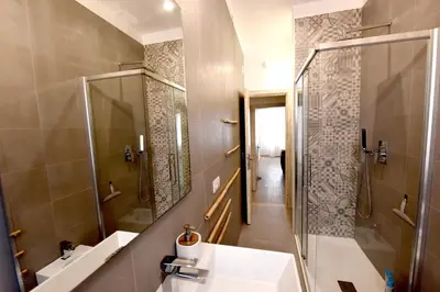 Bagno di Stylish 1BR in Bragora Self-contained Walk to San Marco & Biennale