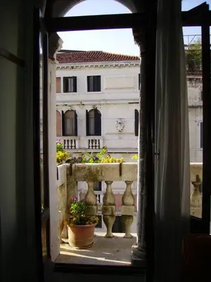 Balcone o terrazza di Cà dei fioi piano nobile in palazzo del 1500