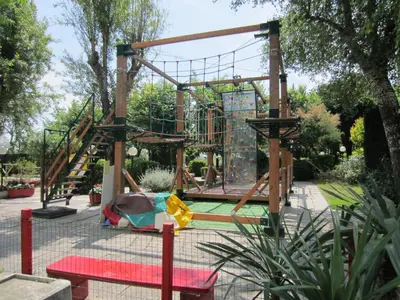 Area giochi per bambini di Estivo Premium Deluxe mobile homes on Camping Ca Savio