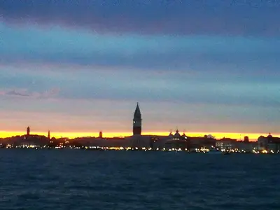 Alba o tramonto visti dall'interno dell'appartamento o dai dintorni