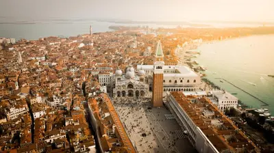 Vista generica sul mare o vista sul mare dall'interno dell'appartamento