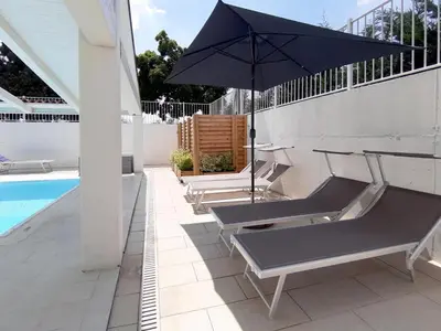 Piscina di Bed and Breakfast Villa Sofia o nelle vicinanze
