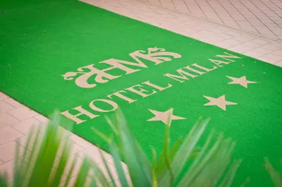 Certificato, attestato, insegna o altro documento esposto da Hotel Milan