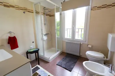 Bagno di LA CASA QUADRA