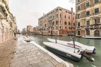 Vista sul fiume nelle vicinanze dell'appartamento