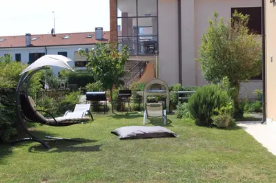 Giardino di casa vacanza Pina