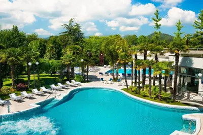 Piscina di Hotel La Residence & Idrokinesis o nelle vicinanze