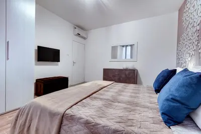 Letto o letti in una camera di White Flowers with Canal View by Wonderful Italy