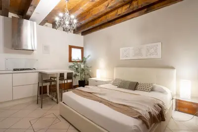 Letto o letti in una camera di Design Palace Apartment by Wonderful Italy