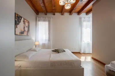 Letto o letti in una camera di Design Palace Apartment by Wonderful Italy