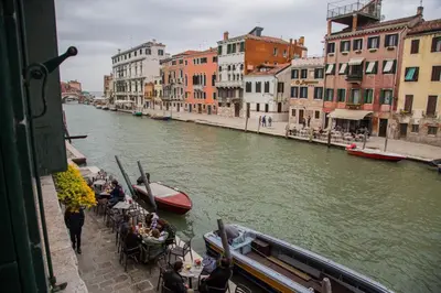 Vista sul fiume nelle vicinanze dell'appartamento