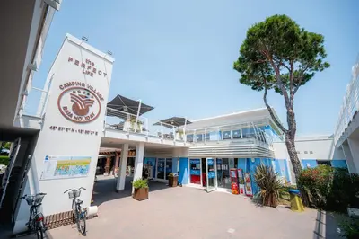 Edificio in cui si trova il campeggio di lusso