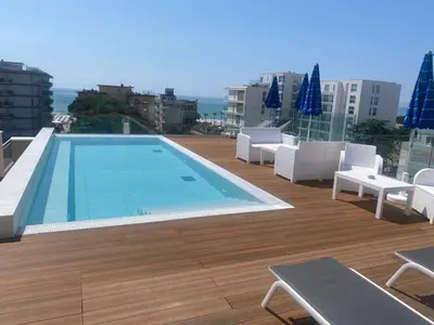 Piscina di Hotel Villa Eugenia - 3 Stelle Superior con Private SPA e Piscina o nelle vicinanze