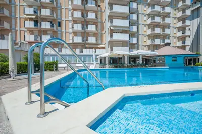 Piscina di Residence Playa Grande Immobiliare Pacella o nelle vicinanze
