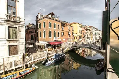 Vista sul fiume nelle vicinanze dell'appartamento