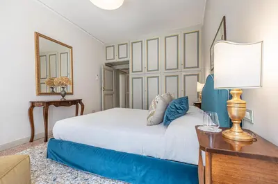 Letto o letti in una camera di Ca' Romantica terrace with Balcony and side Canal view