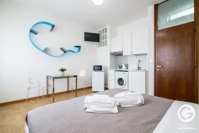 Cucina o angolo cottura di YPA APARTMENTS STORIONE