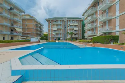 Piscina di Residence Puerto Del Sol Immobiliare Pacella o nelle vicinanze