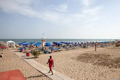 Spiaggia vicina o nei dintorni del campeggio