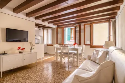 TV o dispositivi per l'intrattenimento presso SAN MARCO JOY by LionHost