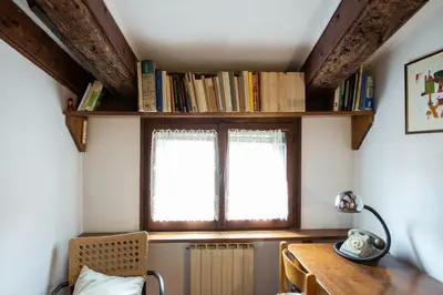 Biblioteca nell'appartamento