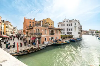 Vista sul fiume nelle vicinanze dell'appartamento