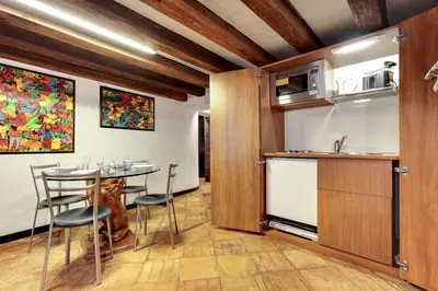 Cucina o angolo cottura di Canal View Suite in Rialto by Wonderful Italy