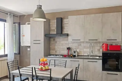 Cucina o angolo cottura di appartamento da sauro