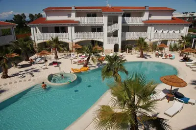 Piscina di Cala Blu Residence con piscina-Centralissimo Lido di Jesolo o nelle vicinanze