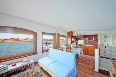 Cucina o angolo cottura di DolceVita Apartments N 453 Canal View