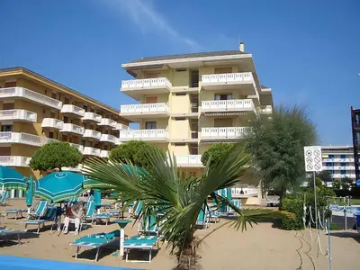 Piscina di Apartments in Lido di Jesolo 25357 o nelle vicinanze
