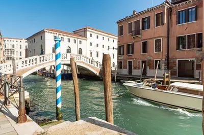 Vista sul fiume nelle vicinanze dell'appartamento