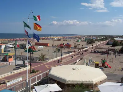 Vista generica sul mare o vista sul mare dall'interno dell'appartamento